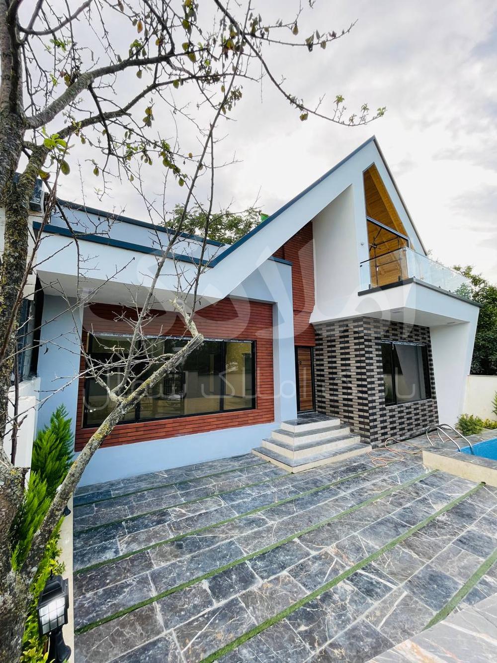 خونه سویسی استخر دار